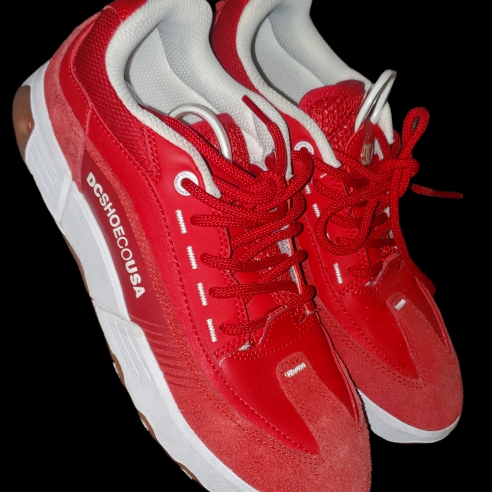 Mens DC shoes red size 8